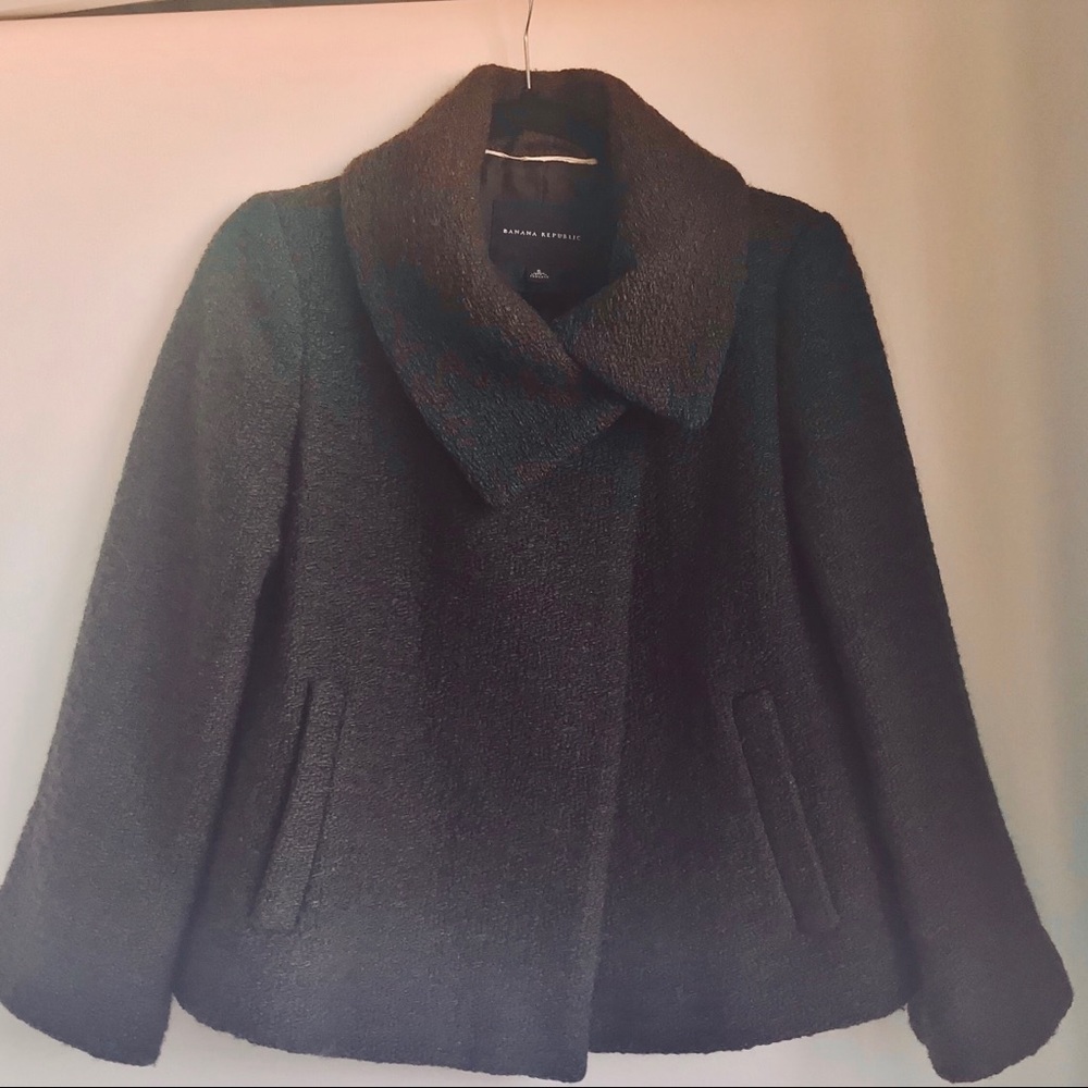 100% LIKE NEW 100% Wool Boucle jacket size 6.